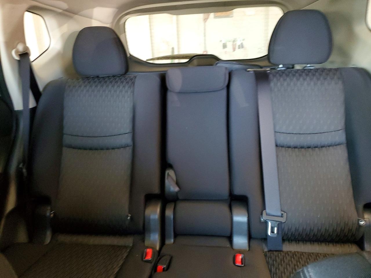 2018 NISSAN ROGUE S photo 10