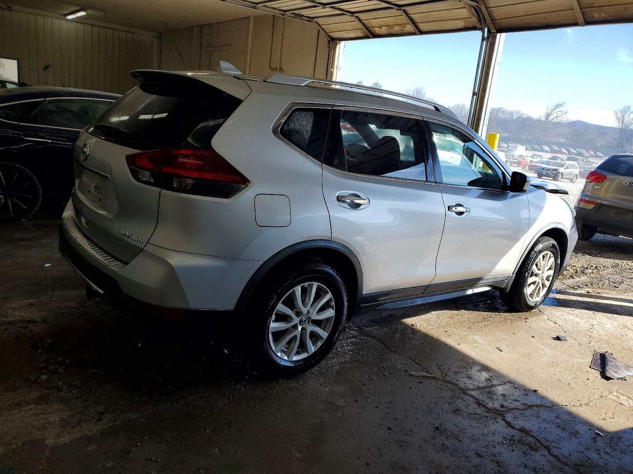 2018 NISSAN ROGUE S photo 3