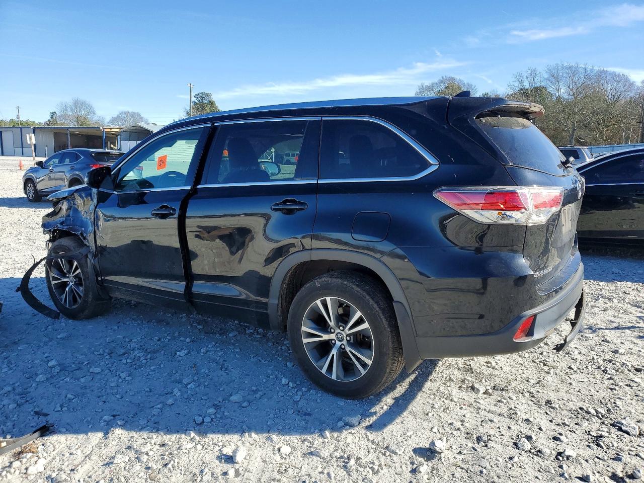 2016 TOYOTA HIGHLANDER XLE photo 3
