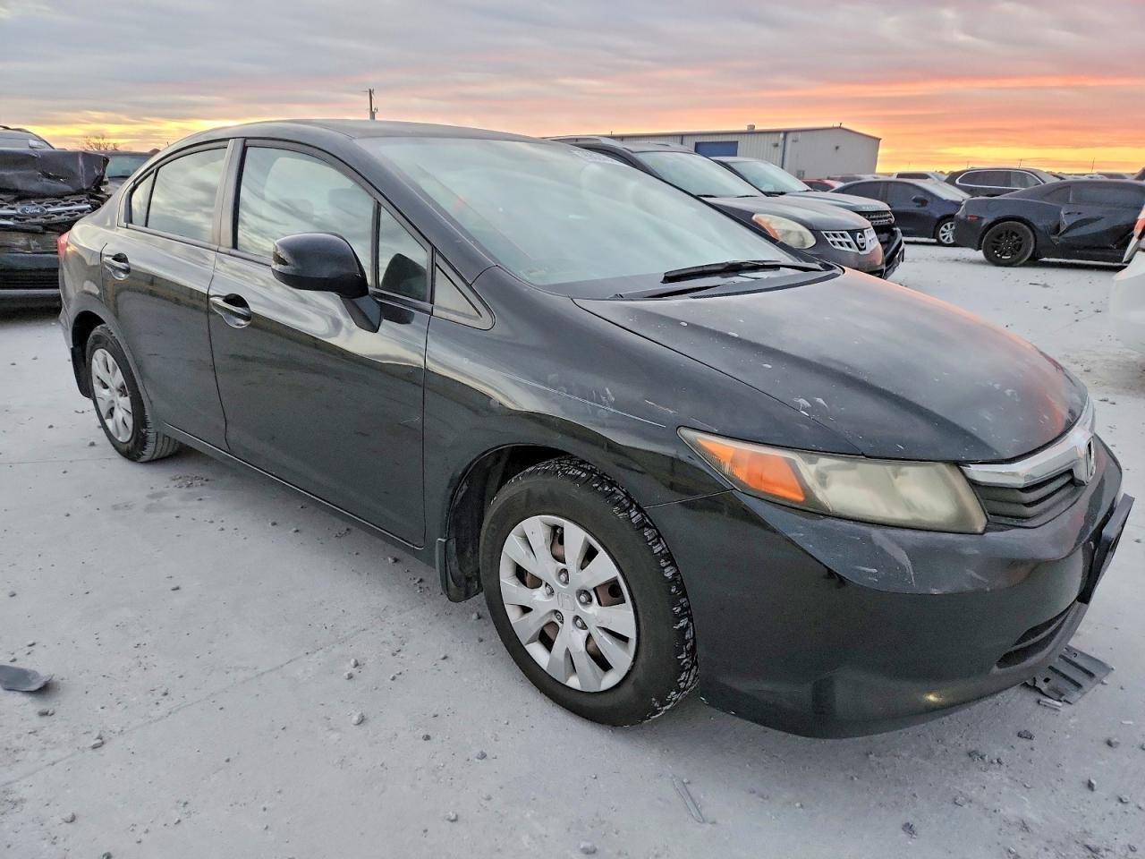 2012 HONDA CIVIC LX photo 4