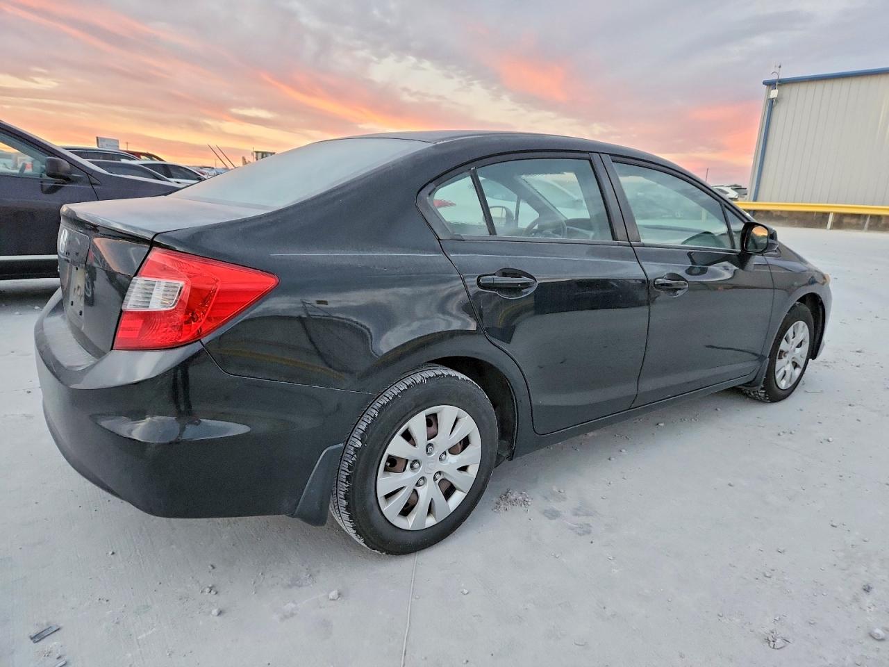 2012 HONDA CIVIC LX photo 3