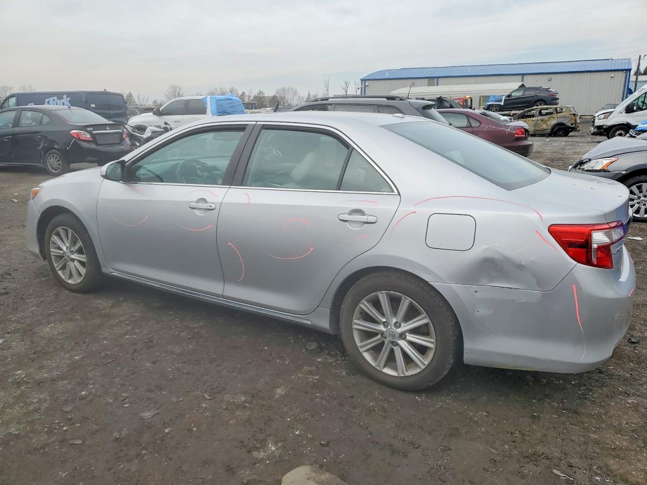 2013 TOYOTA CAMRY HYBRID photo 2