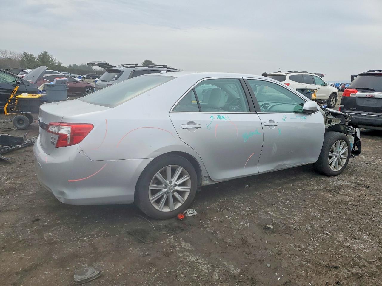 2013 TOYOTA CAMRY HYBRID photo 3