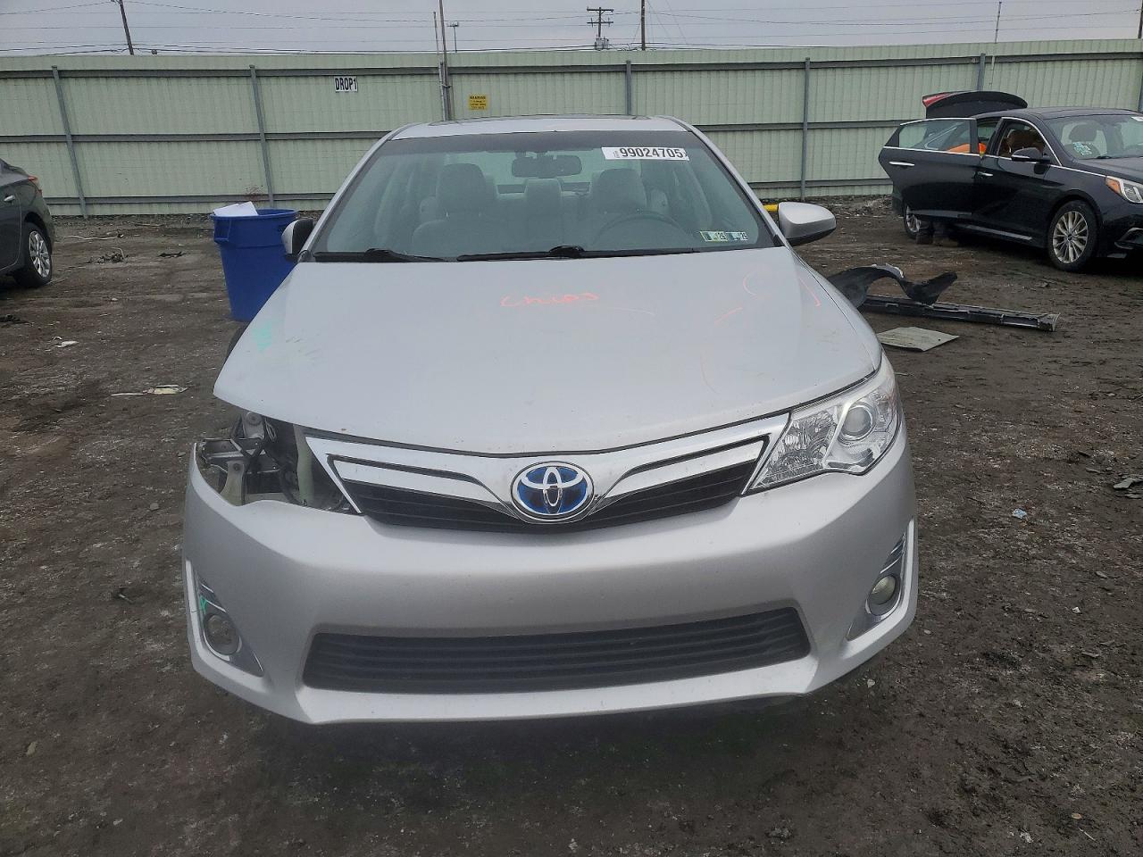 2013 TOYOTA CAMRY HYBRID photo 5