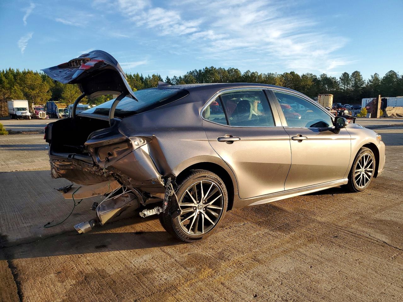 2023 TOYOTA CAMRY SE NIGHT SHADE photo 5