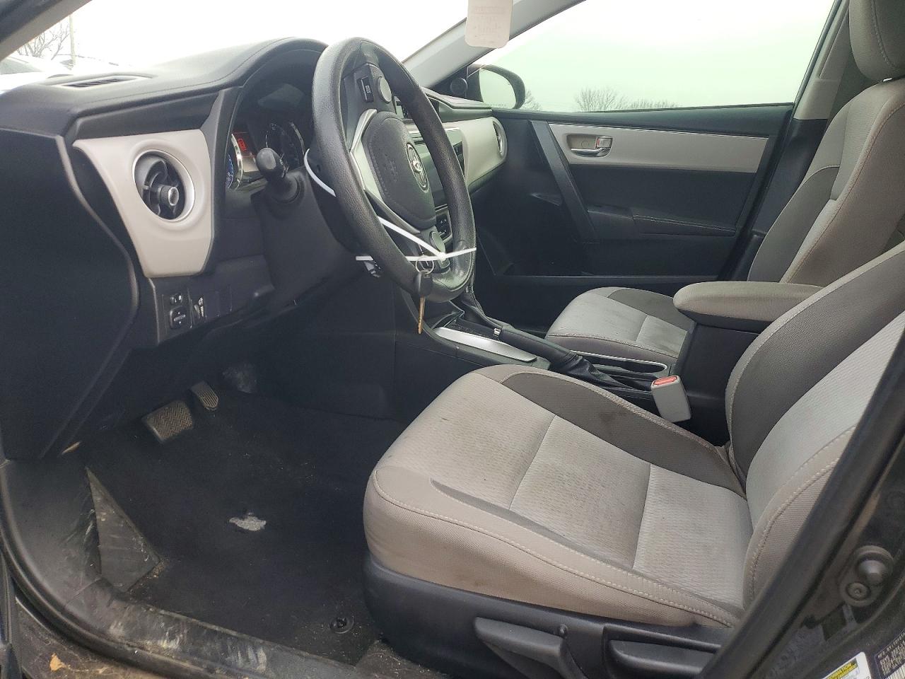 2017 TOYOTA COROLLA L photo 13