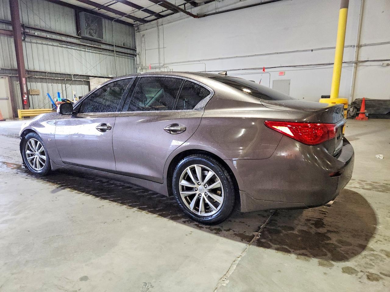 2015 INFINITI Q50 BASE photo 2