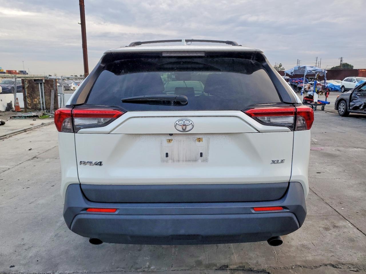 2022 TOYOTA RAV4 XLE PREMIUM photo 6