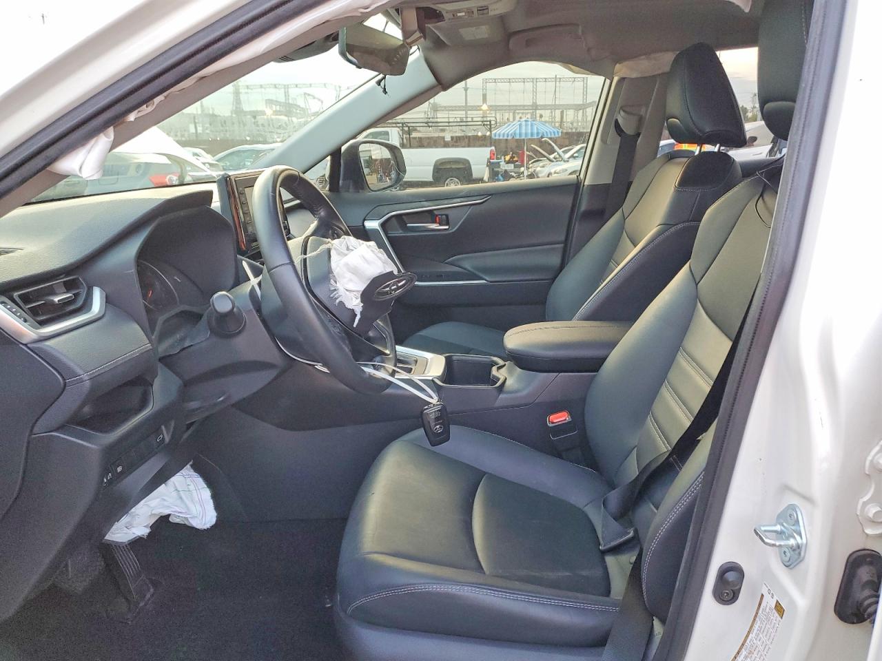 2022 TOYOTA RAV4 XLE PREMIUM photo 7