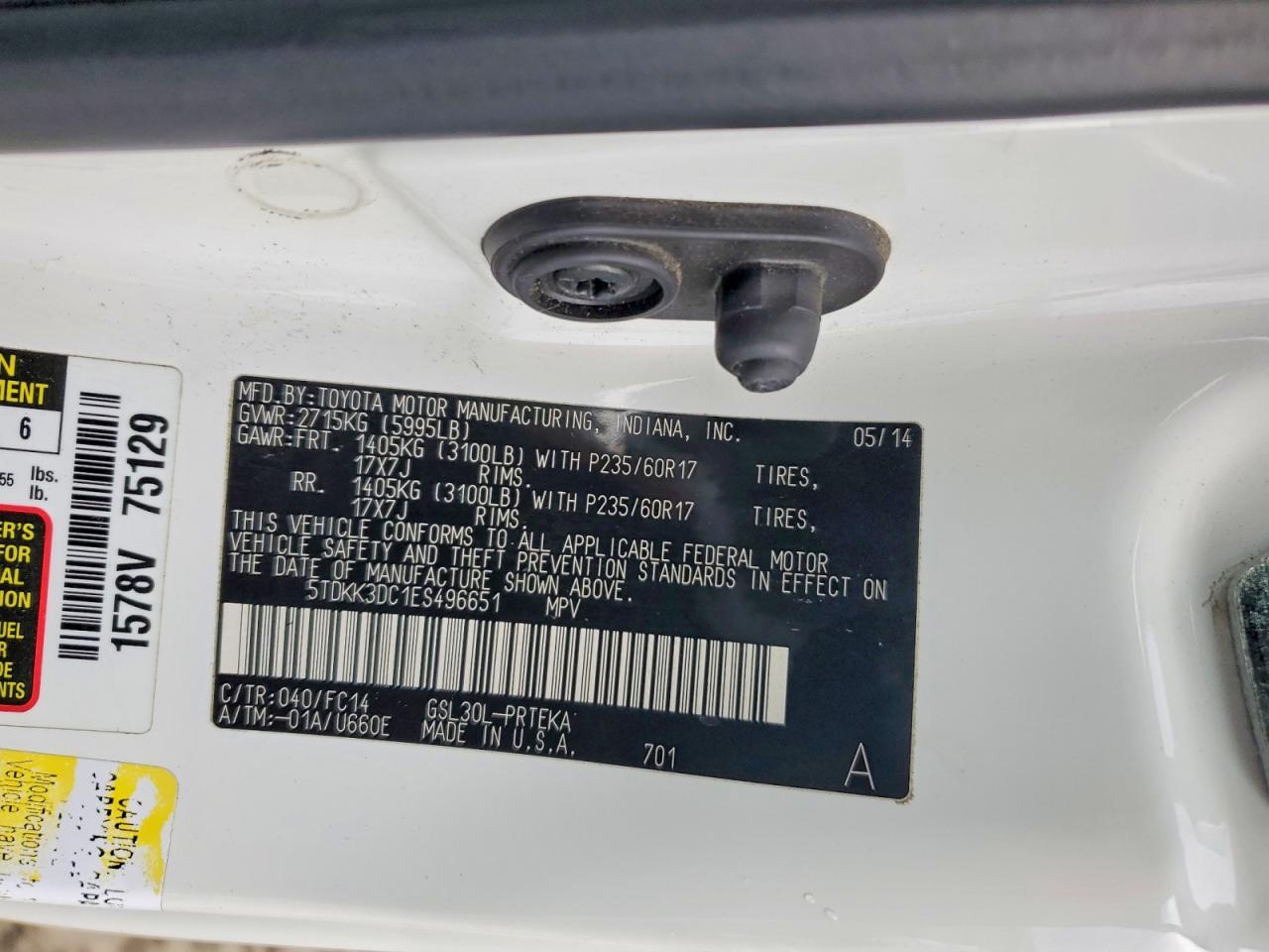 2014 TOYOTA SIENNA LE photo 13