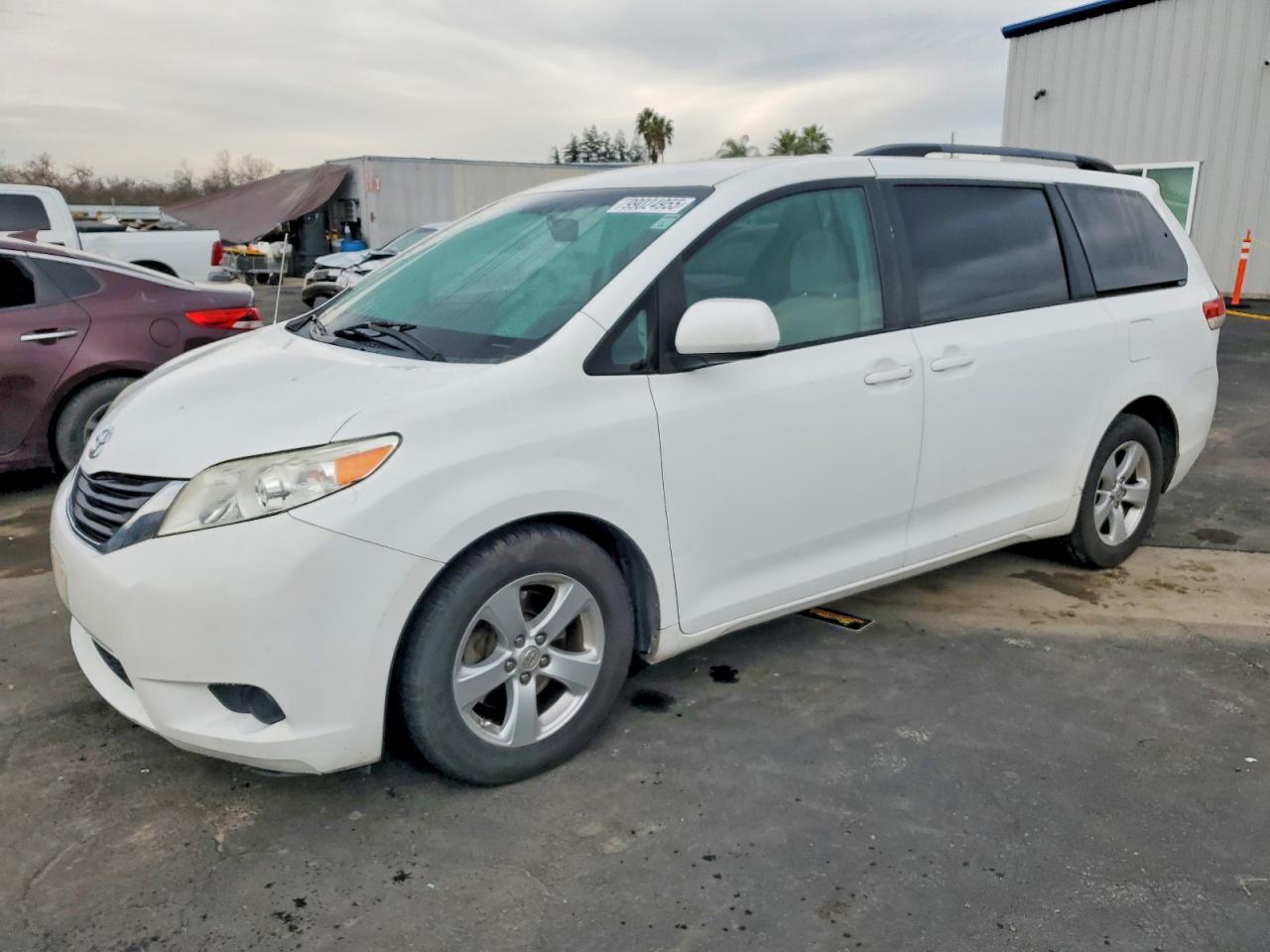 2014 TOYOTA SIENNA