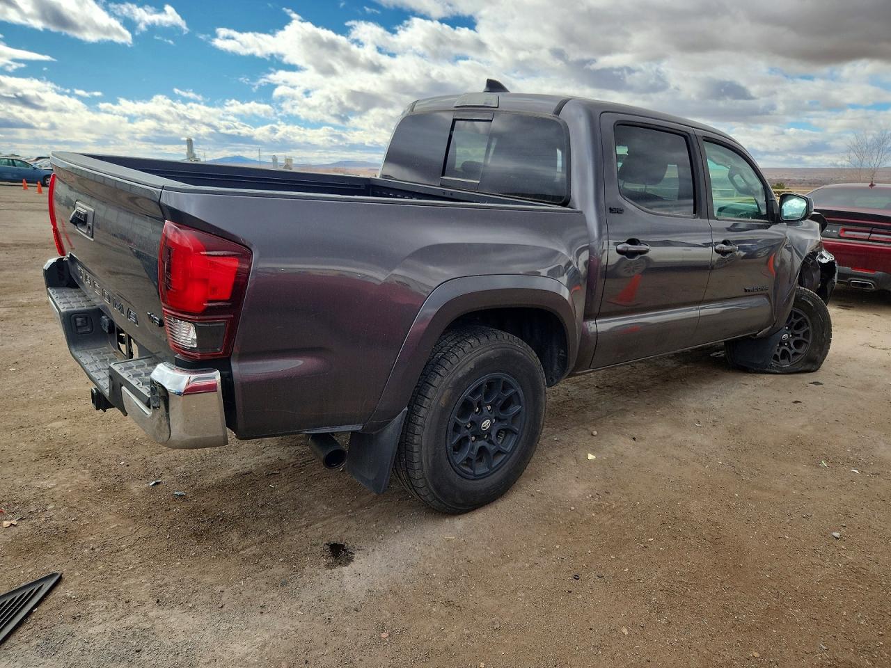 2021 TOYOTA TACOMA photo 3