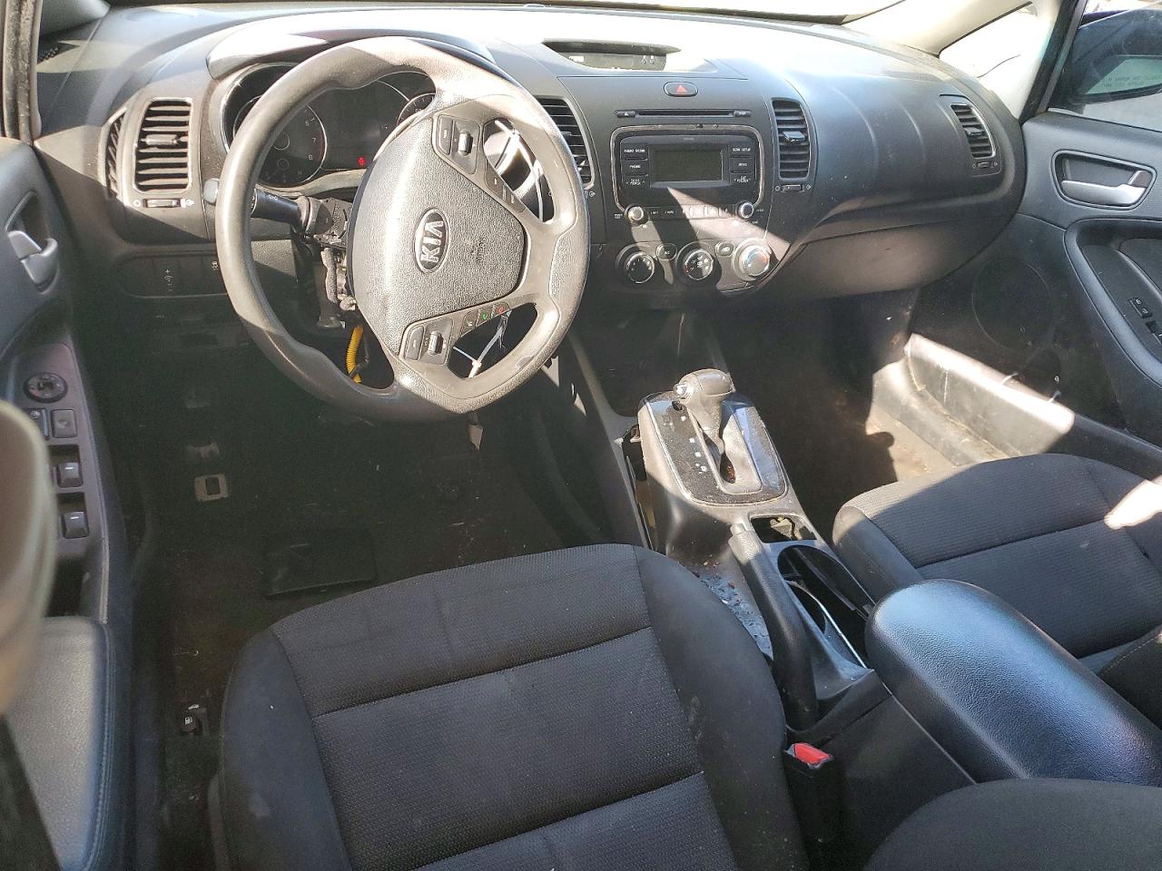 2017 KIA FORTE LX photo 8