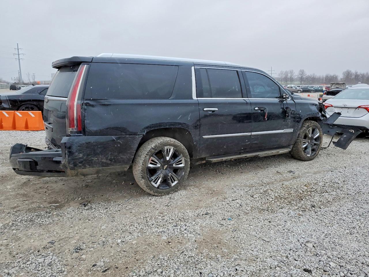 2016 CADILLAC ESCALADE ESV LUXURY photo 5