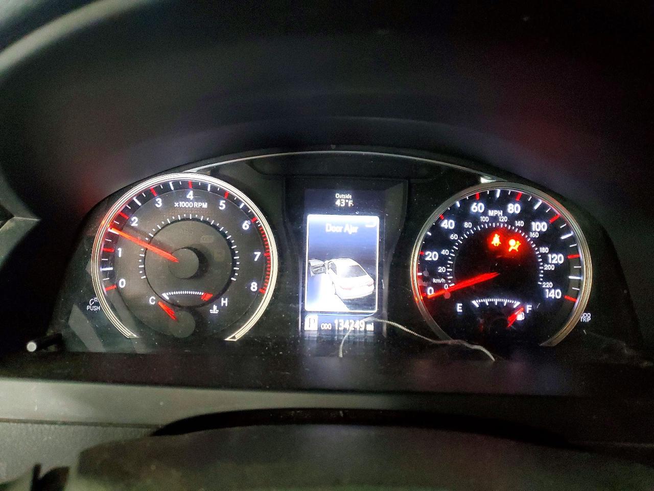 2015 TOYOTA CAMRY LE photo 17