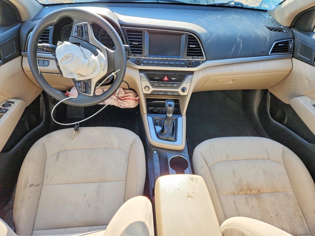2018 HYUNDAI ELANTRA SEL photo 8