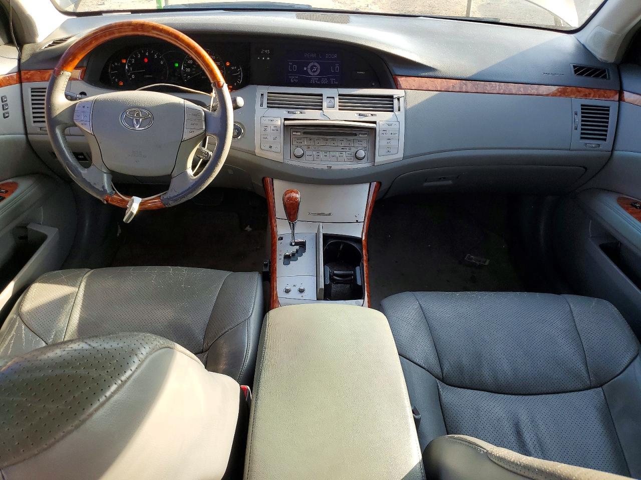 2005 TOYOTA AVALON XL photo 8