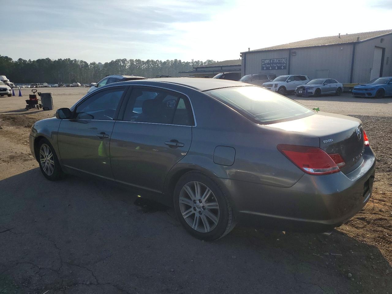 2005 TOYOTA AVALON XL photo 2