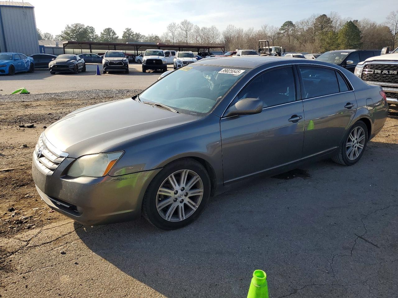 2005 TOYOTA AVALON