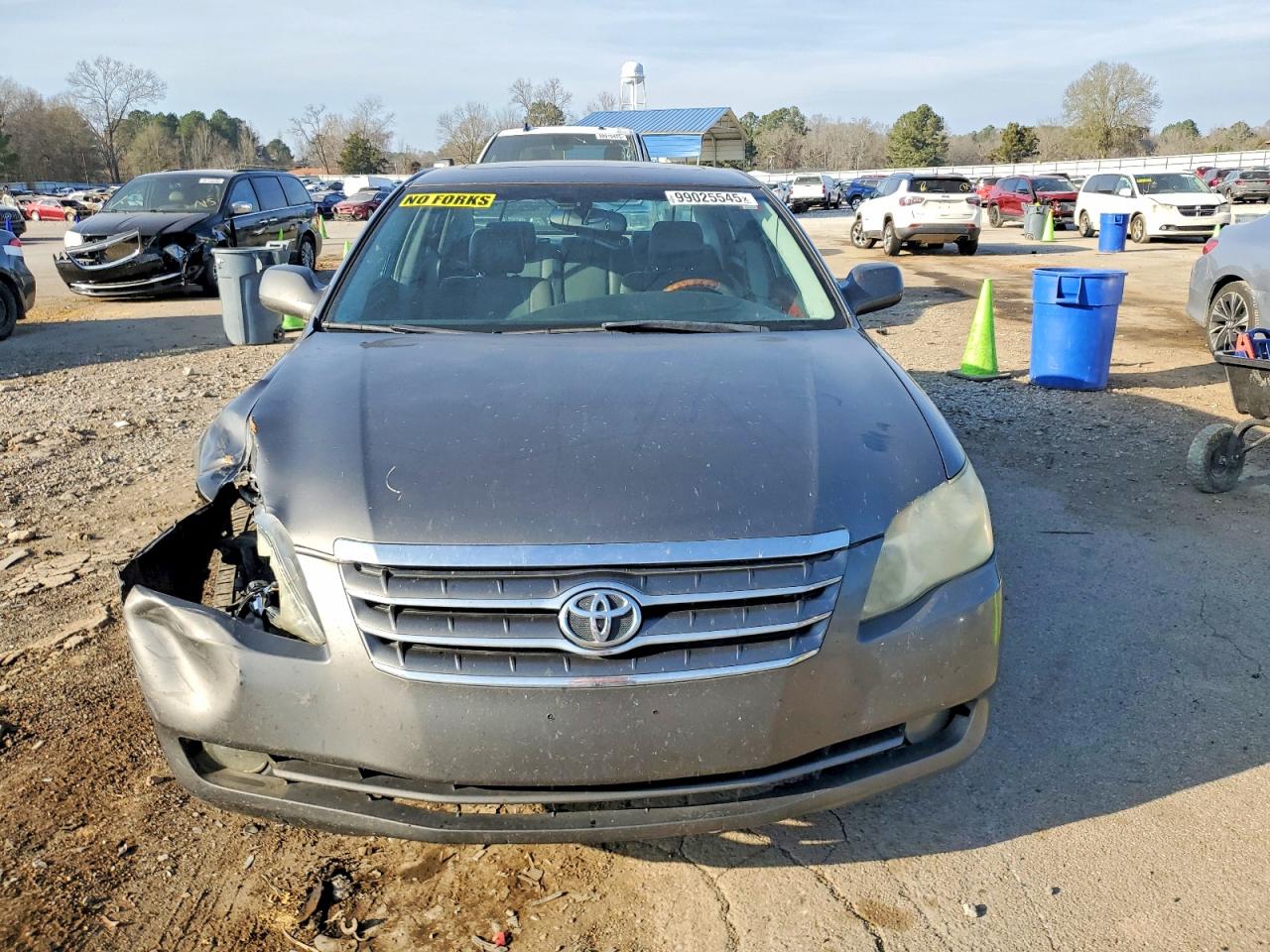 2005 TOYOTA AVALON XL photo 5