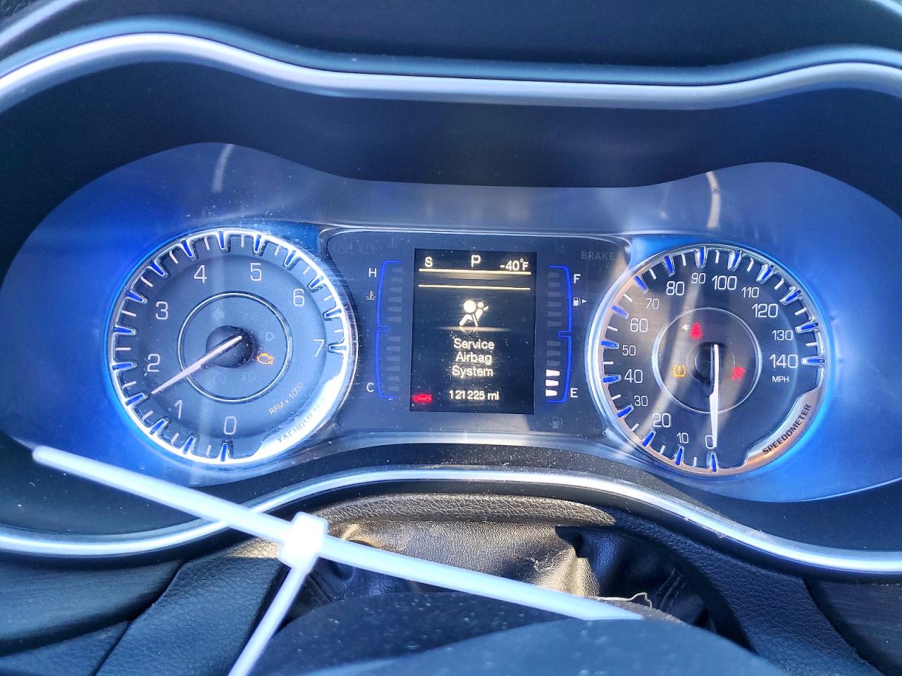 2015 CHRYSLER 200 LIMITED photo 9
