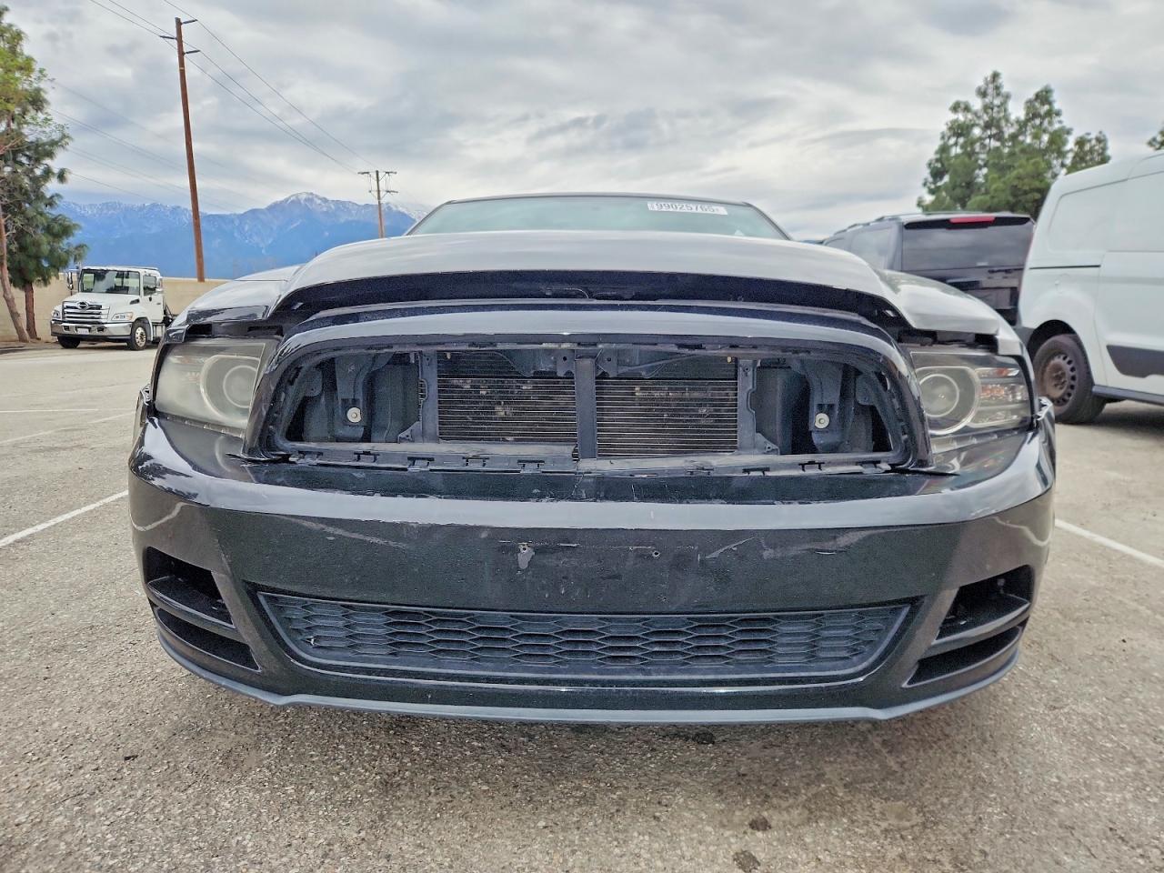 2013 FORD MUSTANG photo 5