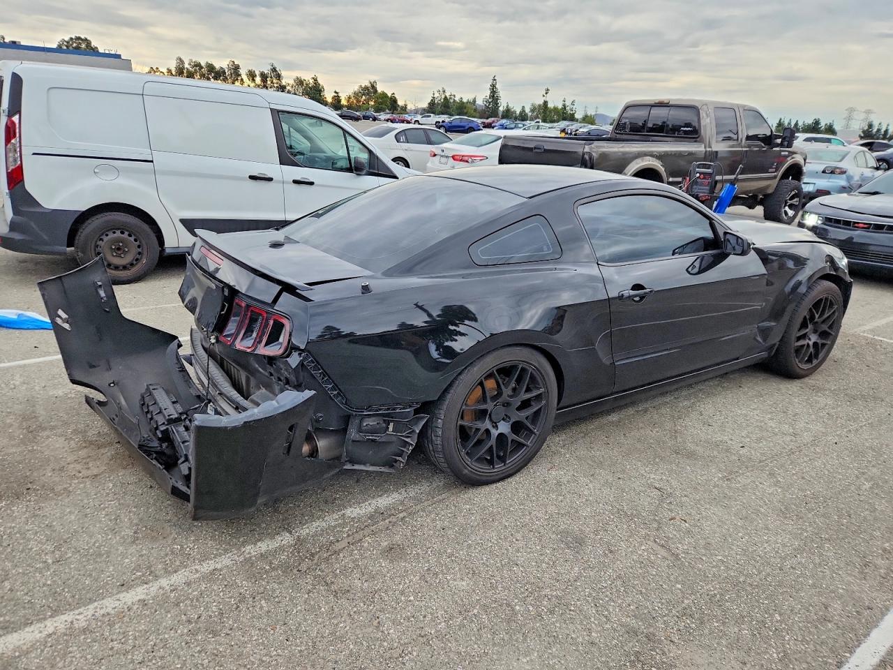 2013 FORD MUSTANG photo 3