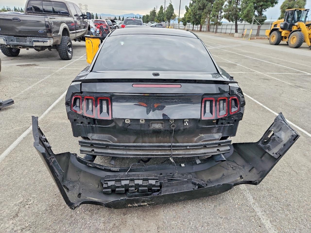 2013 FORD MUSTANG photo 6