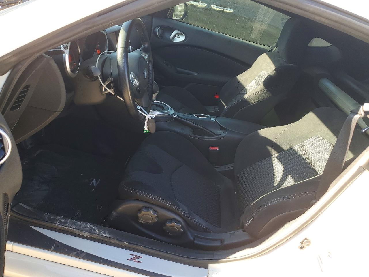 2017 NISSAN 370Z BASE photo 7
