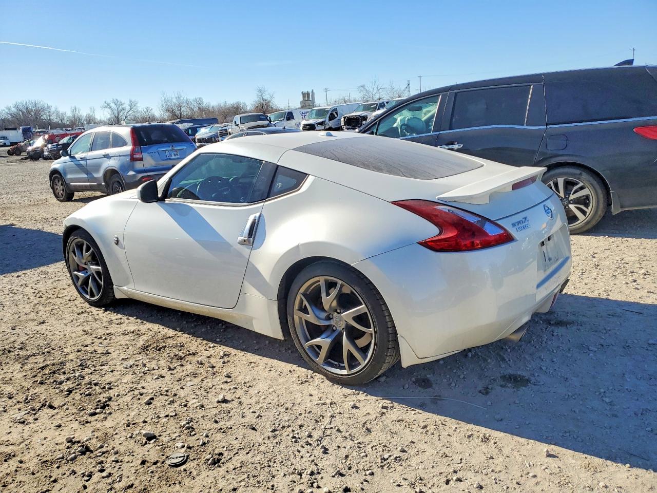 2017 NISSAN 370Z BASE photo 2