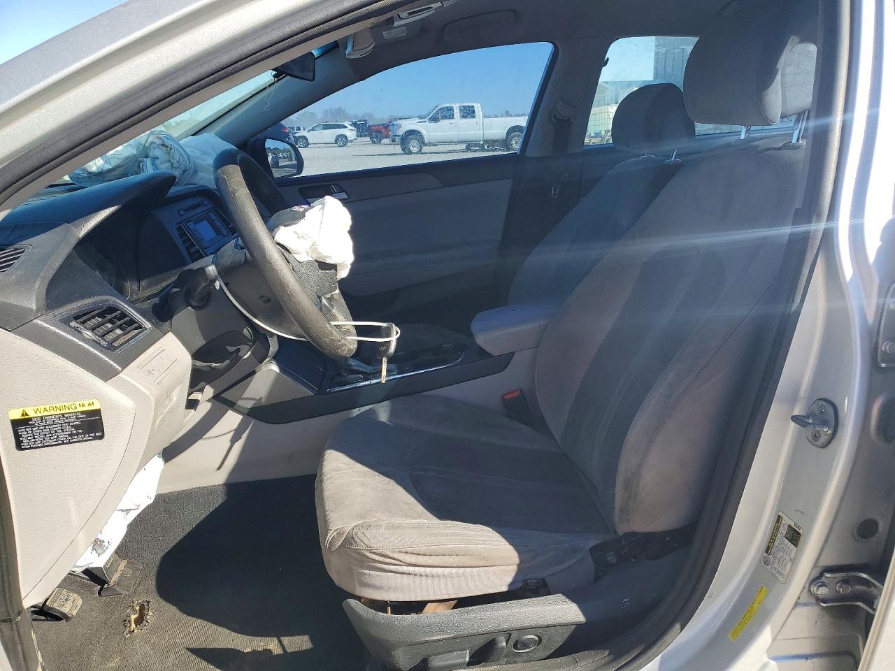 2015 HYUNDAI SONATA SE photo 13