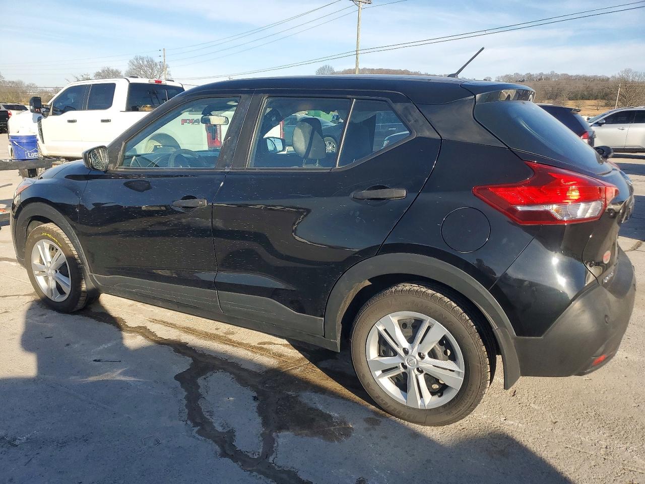 2020 NISSAN KICKS S photo 2