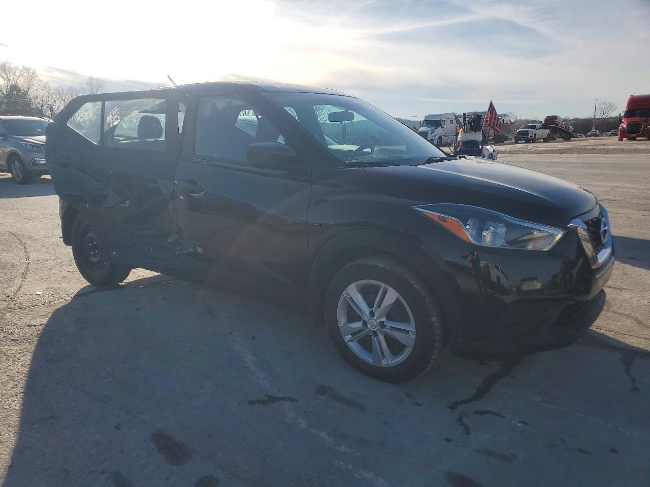 2020 NISSAN KICKS S photo 4
