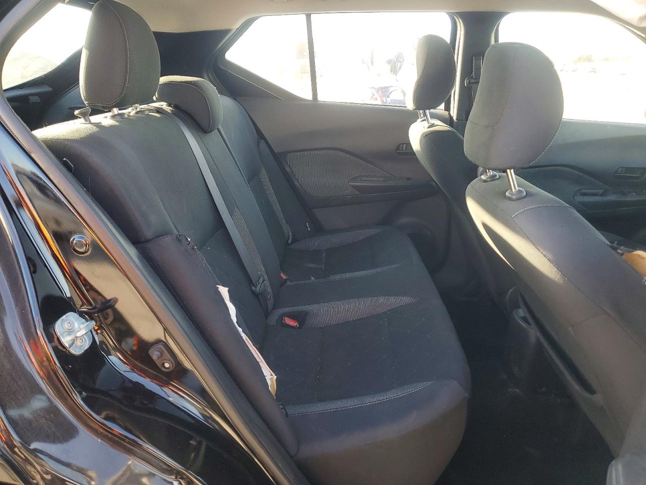2020 NISSAN KICKS S photo 11