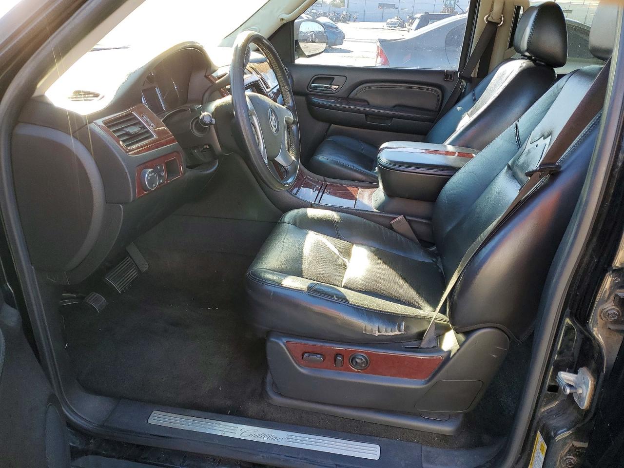 2007 CADILLAC ESCALADE LUXURY photo 7