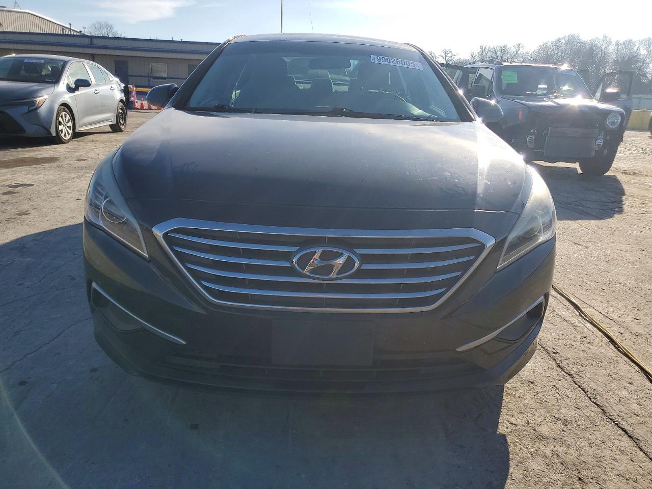 2017 HYUNDAI SONATA SE photo 5