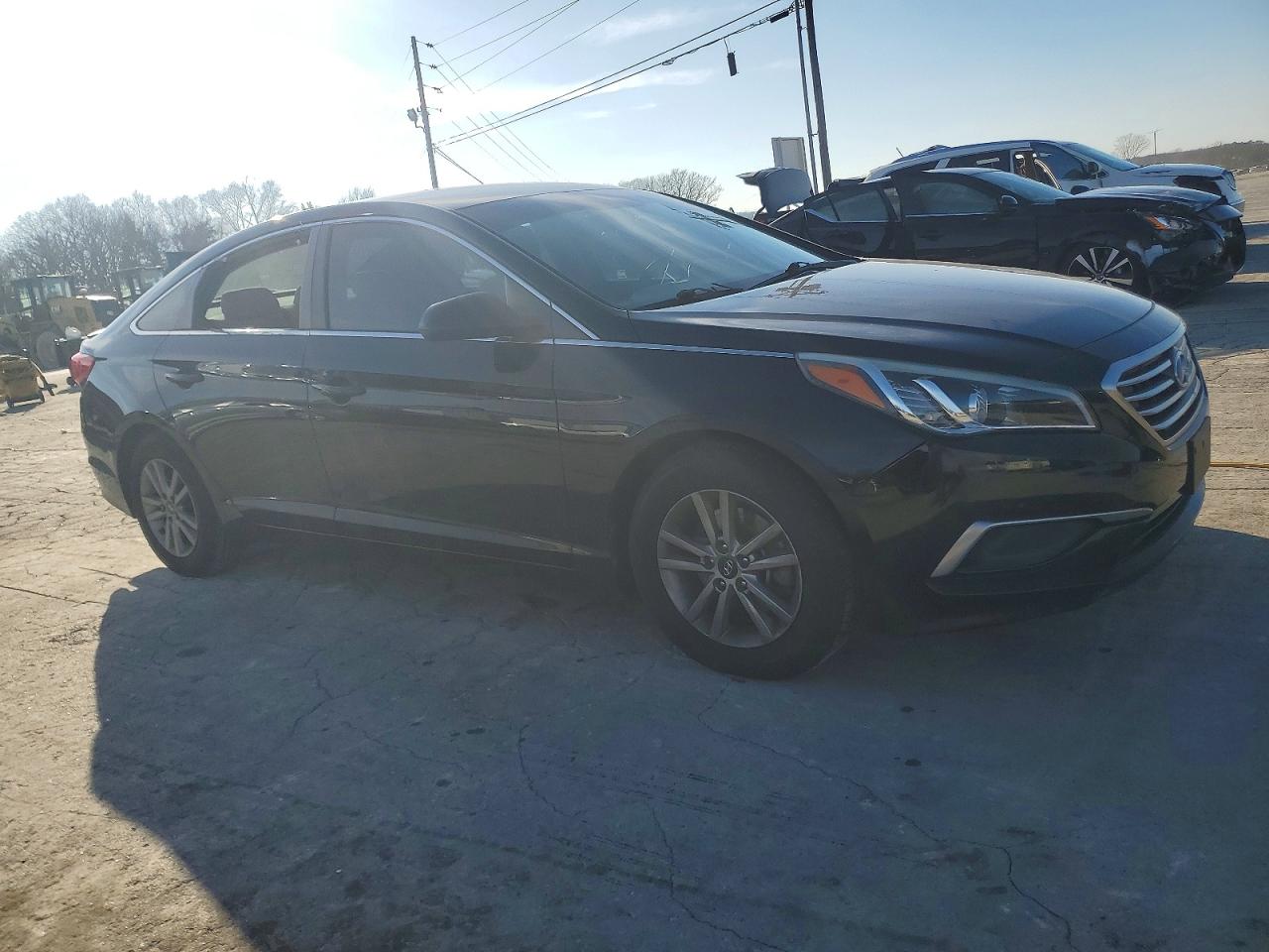 2017 HYUNDAI SONATA SE photo 4
