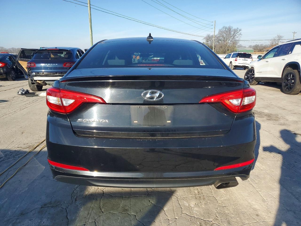 2017 HYUNDAI SONATA SE photo 6