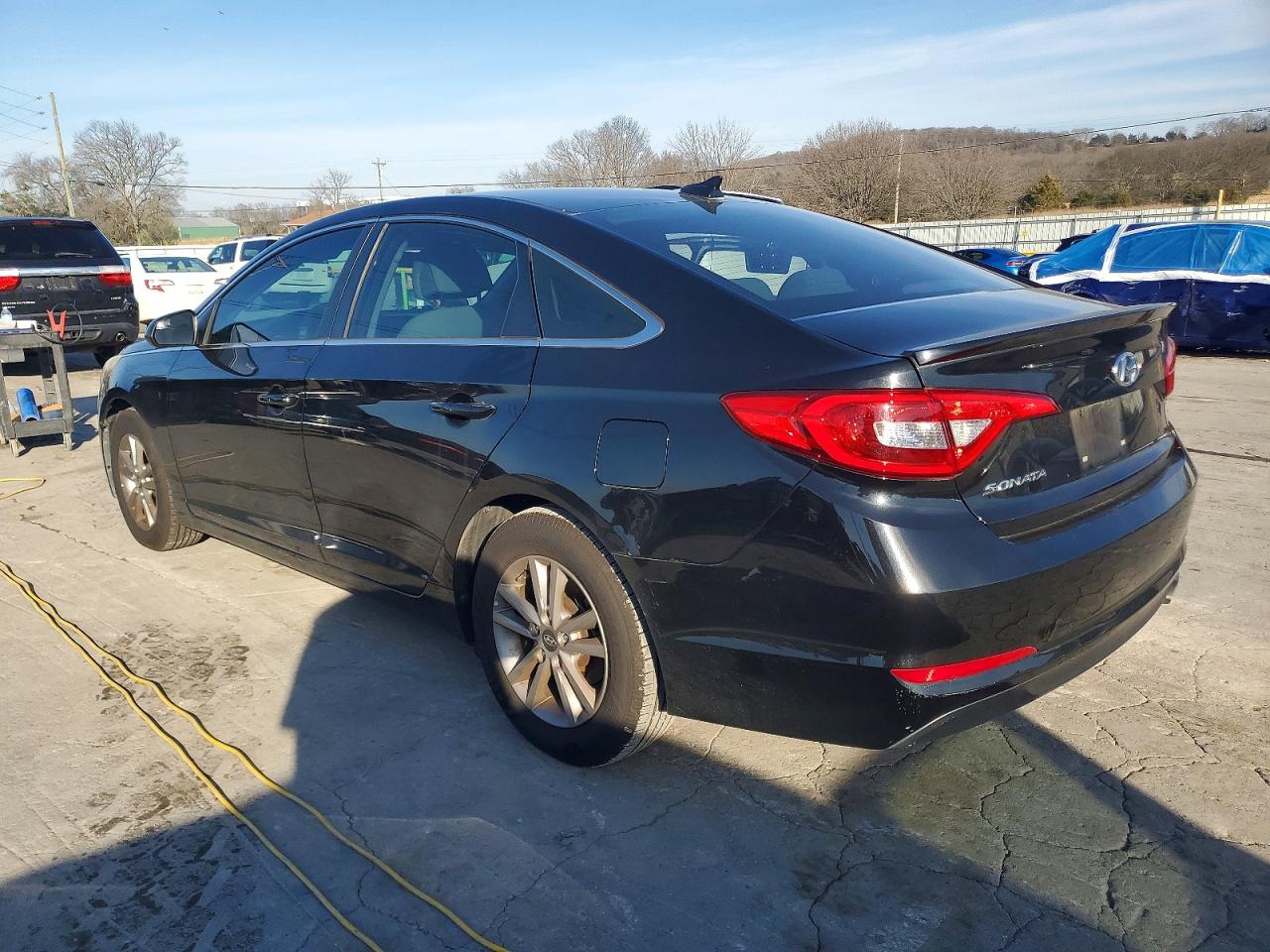 2017 HYUNDAI SONATA SE photo 2