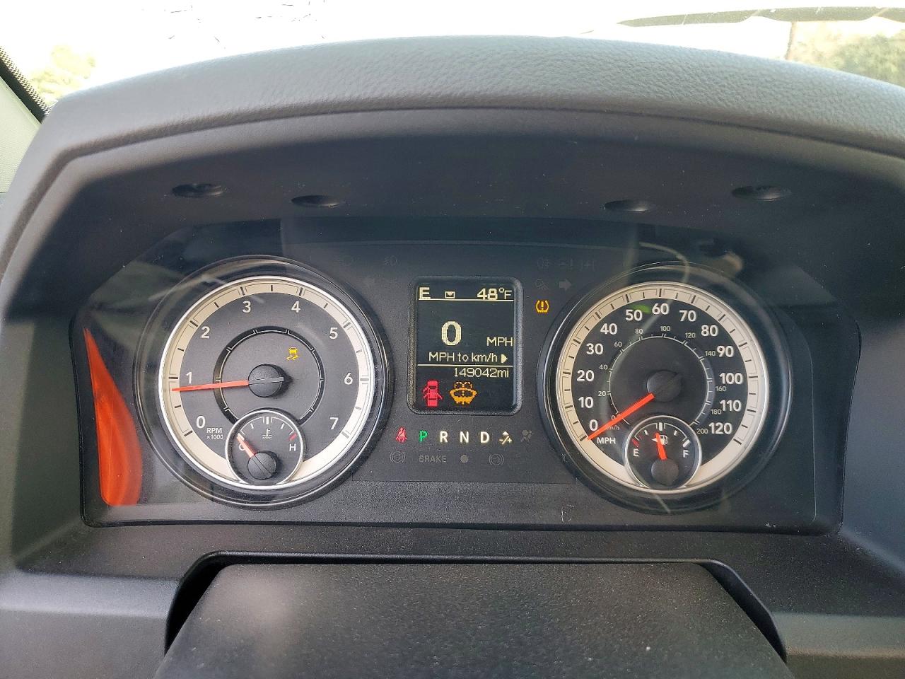 2016 RAM 1500 SLT photo 9