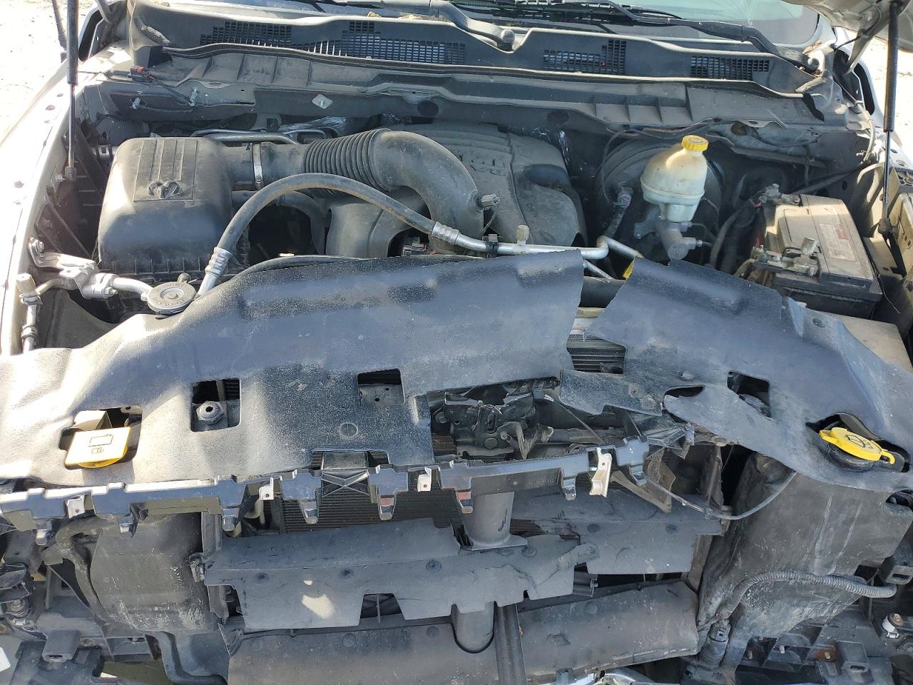 2016 RAM 1500 SLT photo 11