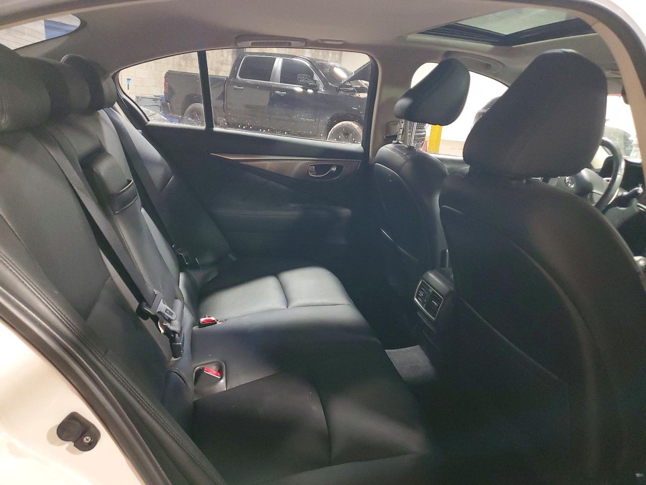 2015 INFINITI Q50 BASE photo 10