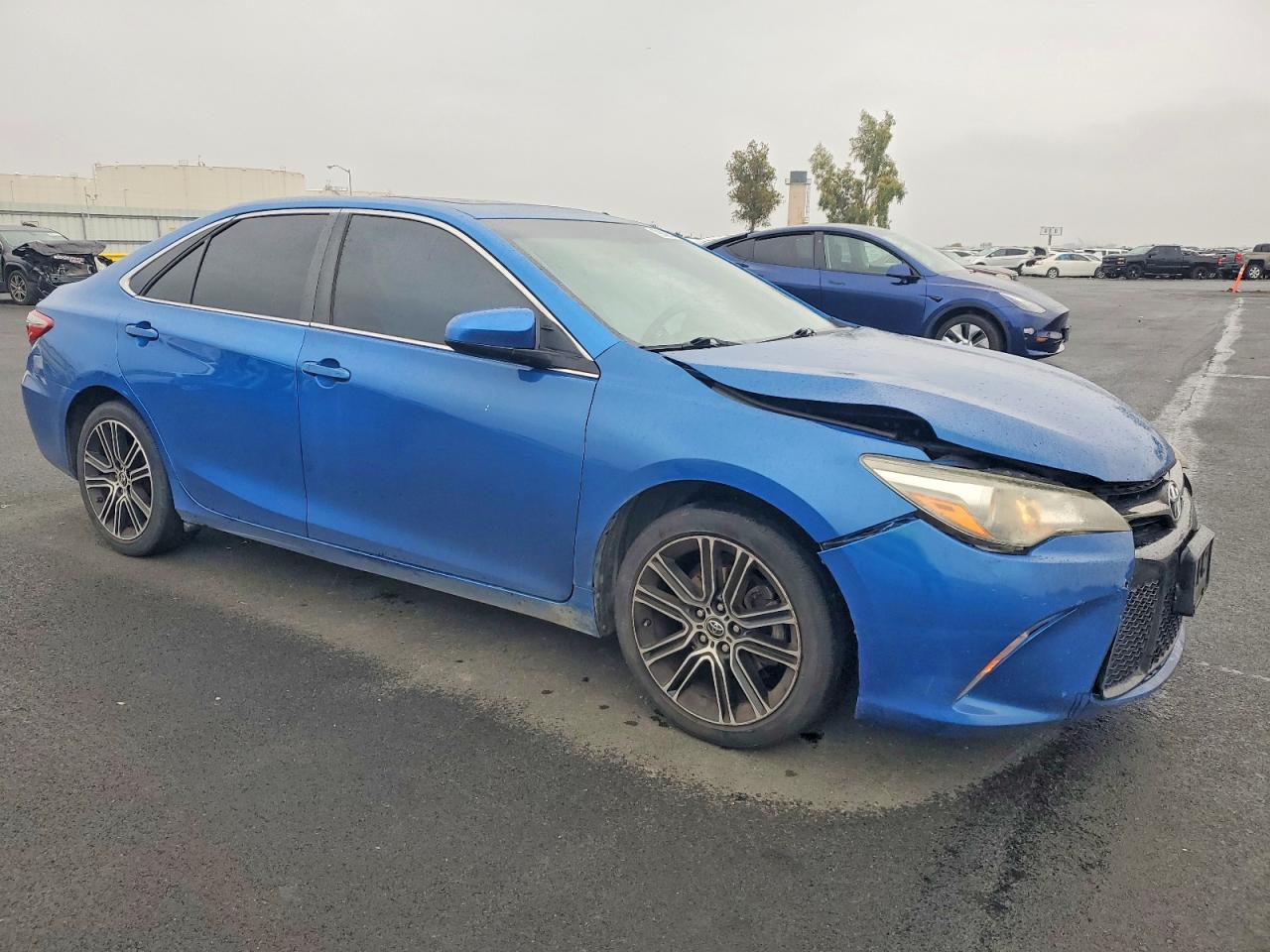 2016 TOYOTA CAMRY LE photo 4