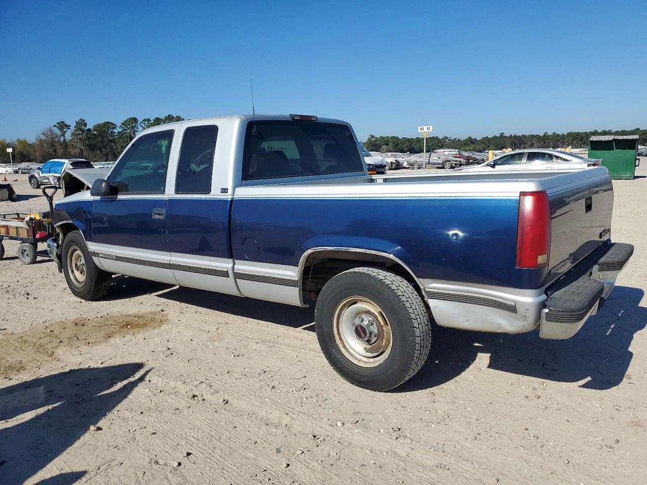 1995 GMC SIERRA C2500 photo 3