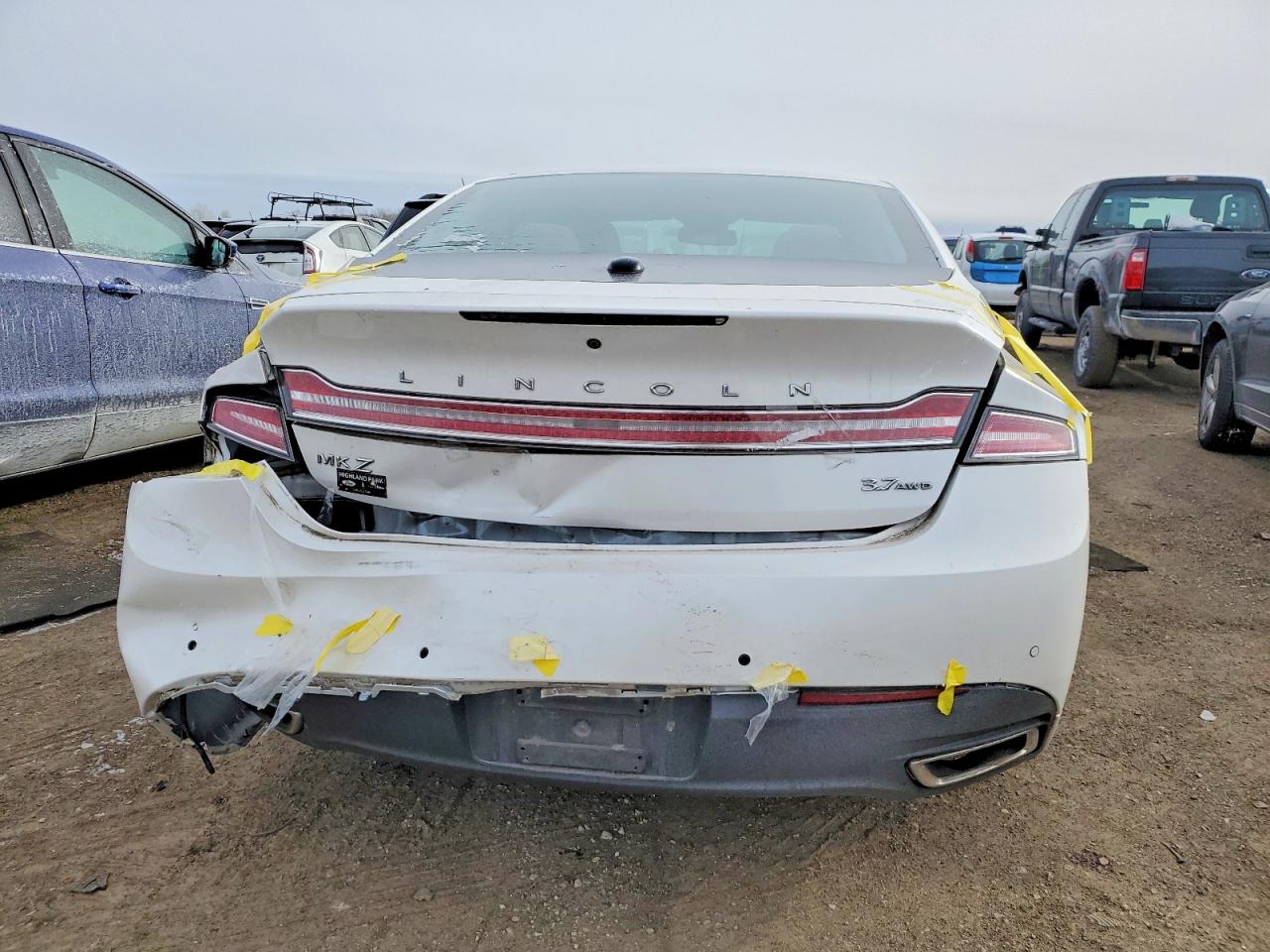 2016 LINCOLN MKZ photo 11