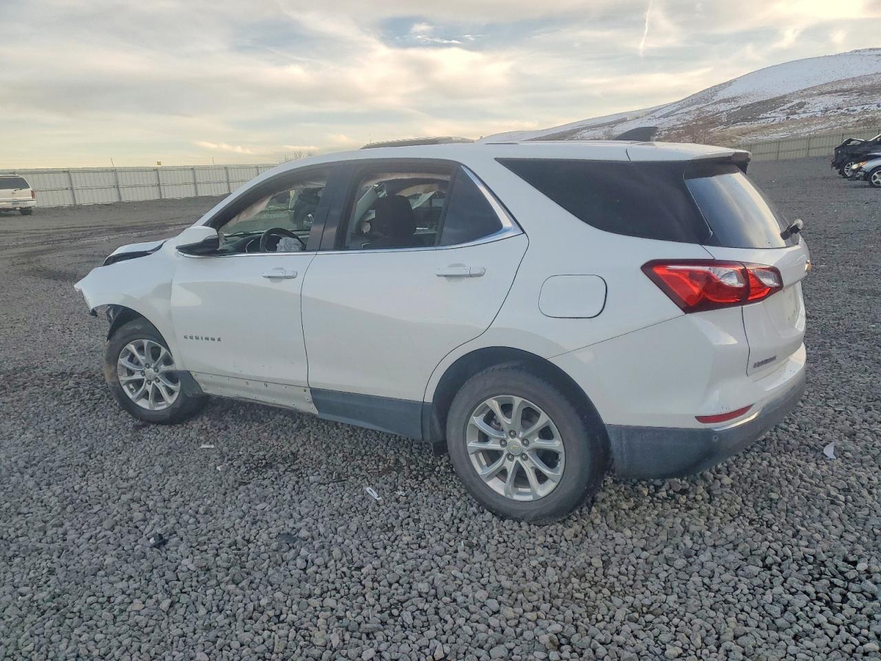 2019 CHEVROLET EQUINOX LT photo 3