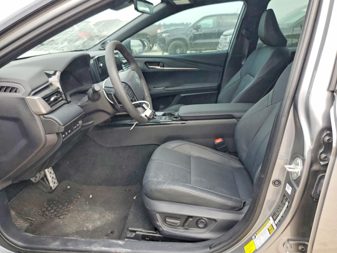 2025 TOYOTA CAMRY XSE photo 7