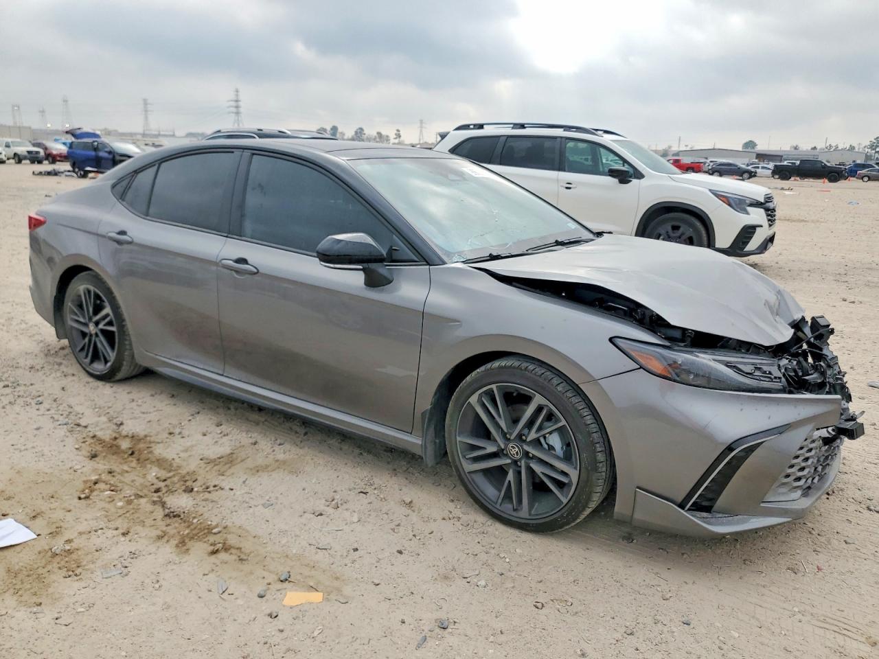 2025 TOYOTA CAMRY XSE photo 4