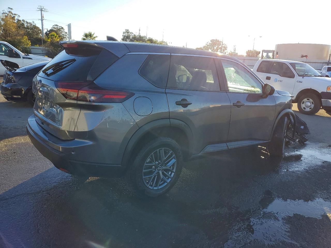 2024 NISSAN ROGUE S photo 3