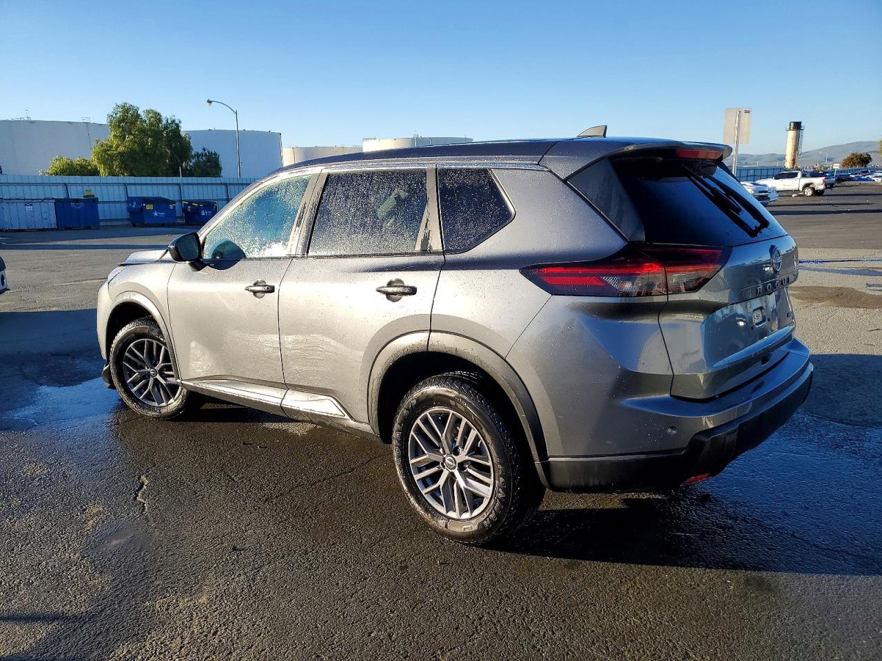 2024 NISSAN ROGUE S photo 2